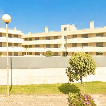 Front - With Swimming Pool, Barbecue And Tennis Court! Apartamento